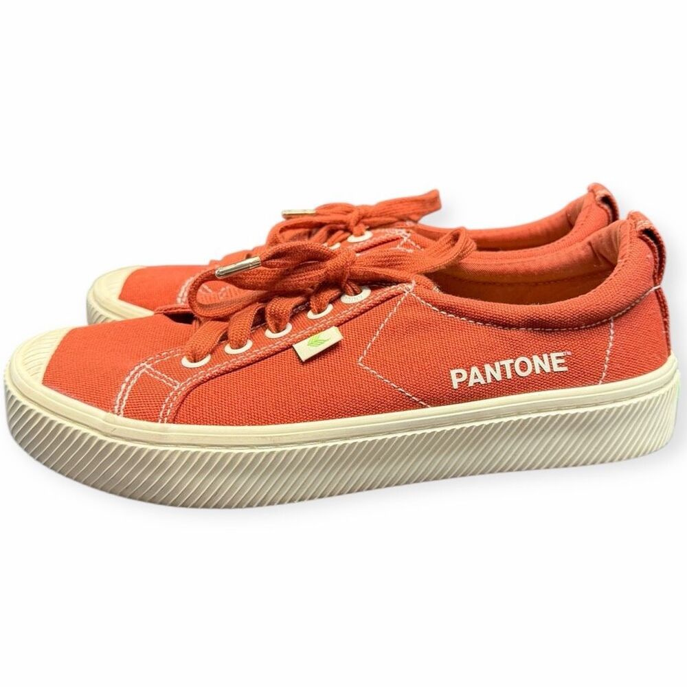 CARIUMA Women’s OCA Low canvas sneakers Pantone "Picante Rust Orange” Size 6.5